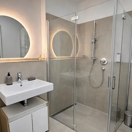 Homely! Design Airport, Fair, Balcony, City! Apartment Frankfurt am Main