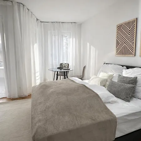 Homely! Design Airport, Fair, Balcony, City! * Frankfurt am Main