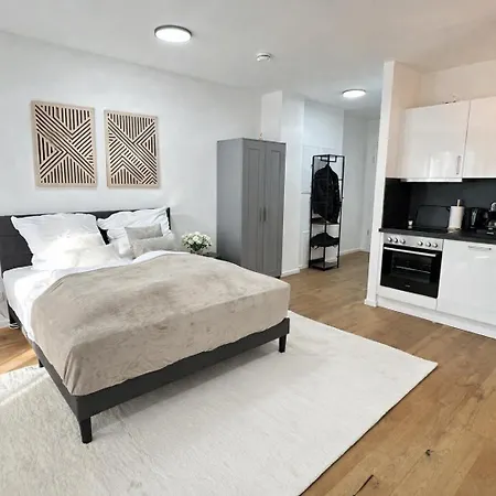 Apartment Homely! Design Airport, Fair, Balcony, City! Frankfurt am Main