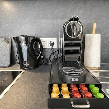 Homely! Design Airport, Fair, Balcony, City! Daire Frankfurt am Main