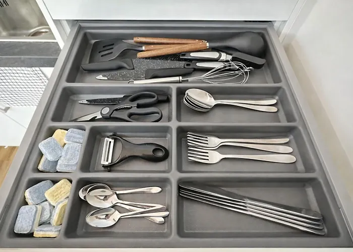 Homely! Design Airport, Fair, Balcony, City!